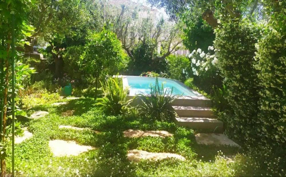 Olive Lemon Biophilic House & Lush Forest Garden 베모스 외부 사진